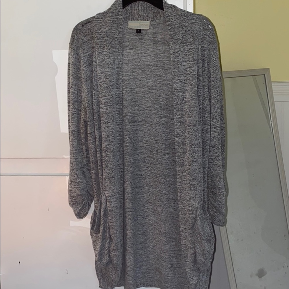 Grey cardigan with pockets